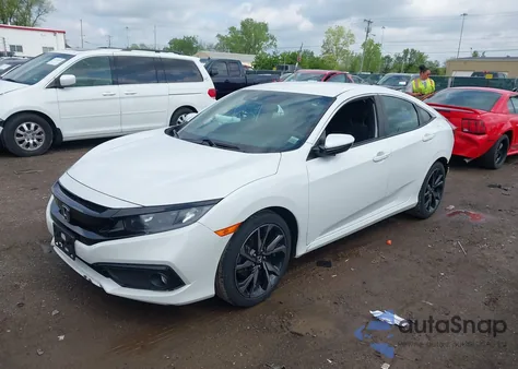 2019 Honda Civic Sport z USA, uszkodzony, nr VIN 2HGFC2F88KH529643